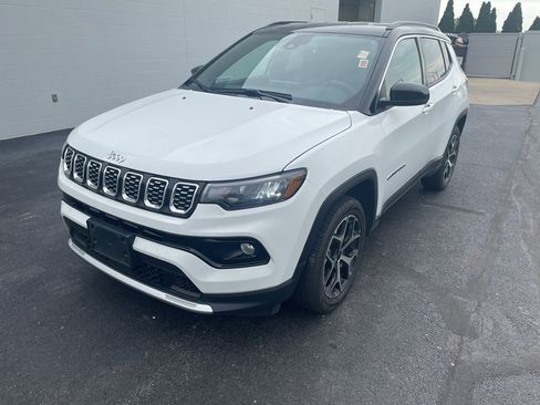 Used 2025 Jeep Compass Limited AWD/4WD image 2