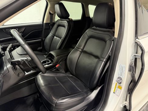 Used 2024 Lincoln Corsair AWD w/ Equipment Group 102A image 10