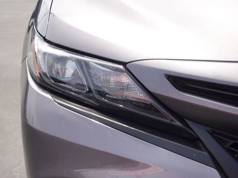 Used 2022 Toyota Camry SE w/ Convenience Package FWD image 6