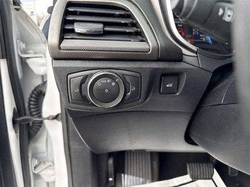 Used 2020 Ford Fusion SE image 12