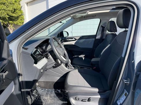 Used 2024 Volkswagen Taos SE image 16