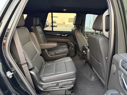 Used 2021 GMC Yukon Denali w/ Denali Premium Package AWD/4WD image 16
