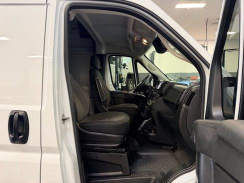 Used 2024 RAM ProMaster 2500 w/ Convenience Group FWD image 28