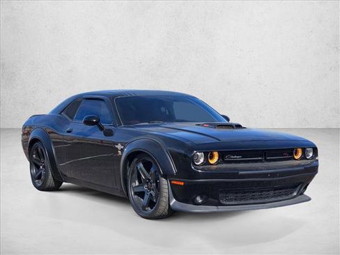Used 2016 Dodge Challenger R/T Scat Pack image 3