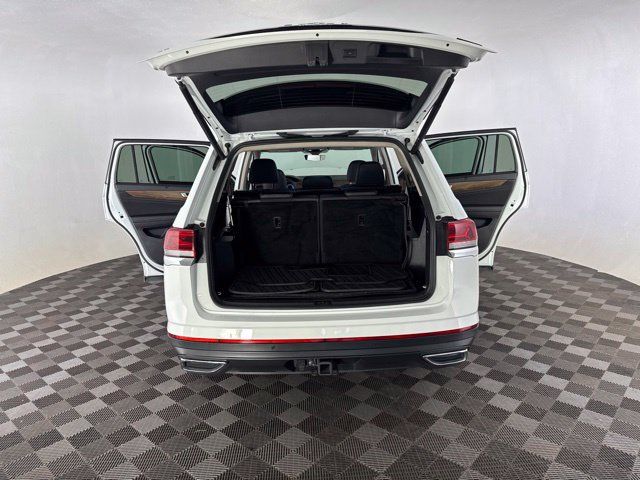 Used 2024 Volkswagen Atlas SE w/ Black Wheel Package AWD/4WD image 18