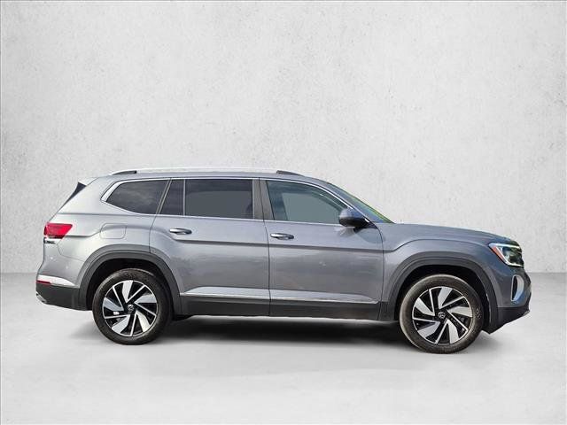 Used 2024 Volkswagen Atlas SEL AWD/4WD image 4