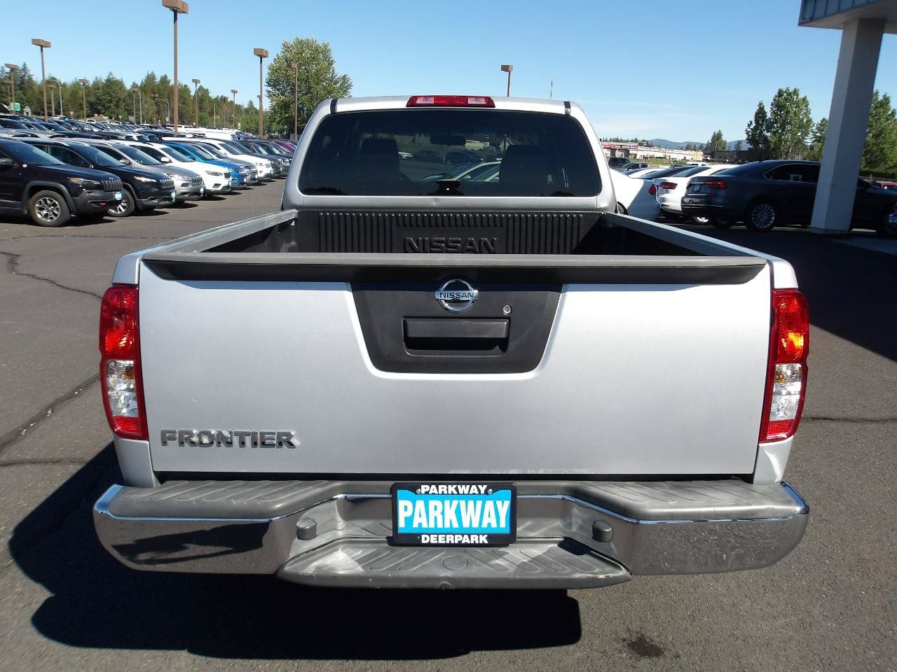 Used 2015 Nissan Frontier S RWD image 4