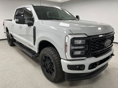 Used 2026 Ford F350 Lariat w/ Black Appearance Package AWD/4WD image 2