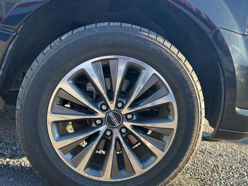 Used 2017 Lincoln Navigator L Select image 9