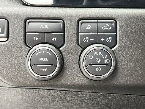 Used 2025 Chevrolet Silverado 1500 RST w/ Convenience Package II AWD/4WD image 24