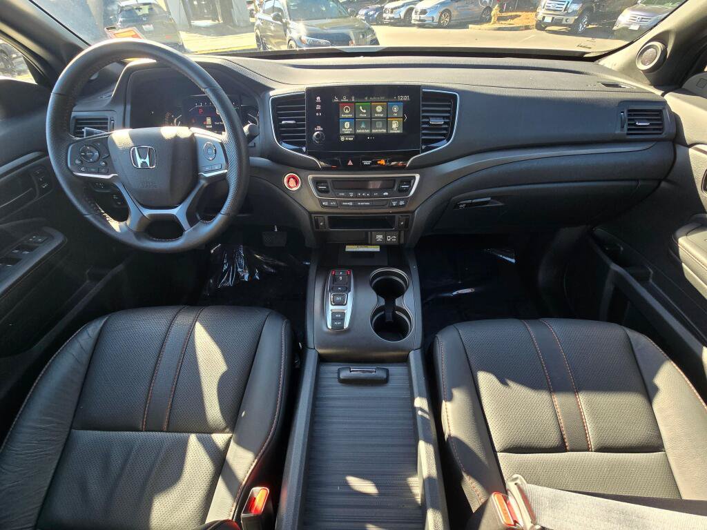 Certified 2023 Honda Passport TrailSport image 2