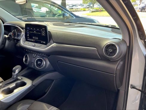 Certified 2025 Chevrolet Blazer LT FWD image 18
