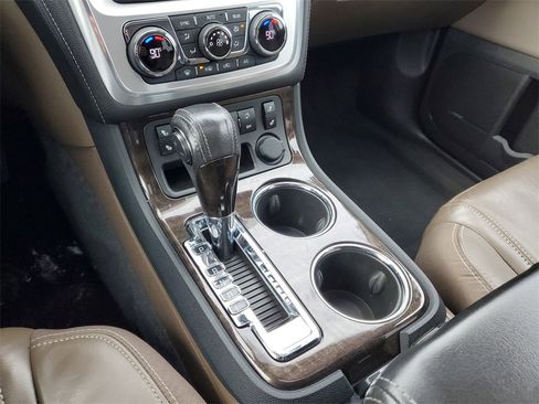Used 2014 GMC Acadia SLT image 29