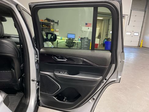 Used 2022 Jeep Grand Cherokee Altitude image 26