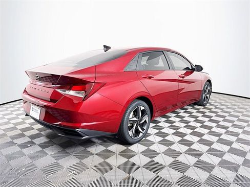 Certified 2023 Hyundai Elantra SEL w/ Convenience Package image 6