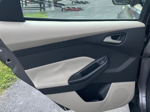 Used 2012 Ford Focus SEL FWD image 16