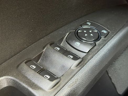 Used 2019 Ford Fusion SE FWD image 40