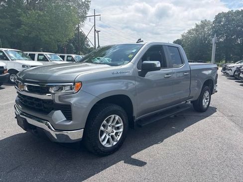 Used 2024 Chevrolet Silverado 1500 LT AWD/4WD image 2