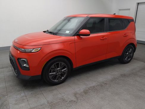 Used 2022 Kia Soul EX image 2
