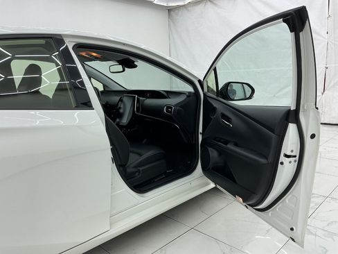 Used 2020 Toyota Prius Prime Limited FWD image 17