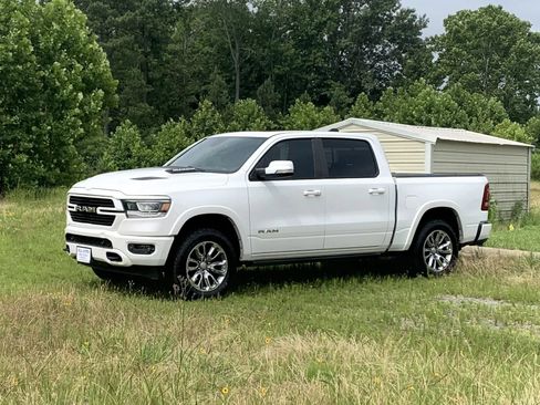 Used 2019 RAM 1500 Laramie w/ Sport Appearance Package AWD/4WD image 3
