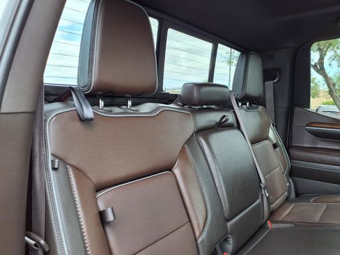 Used 2023 GMC Sierra 1500 Denali w/ Technology Package AWD/4WD image 15