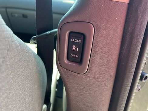 Used 2016 Honda Odyssey SE image 18