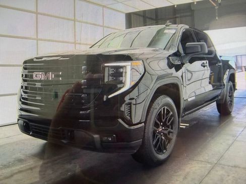 Used 2025 GMC Sierra 1500 Elevation AWD/4WD image 2