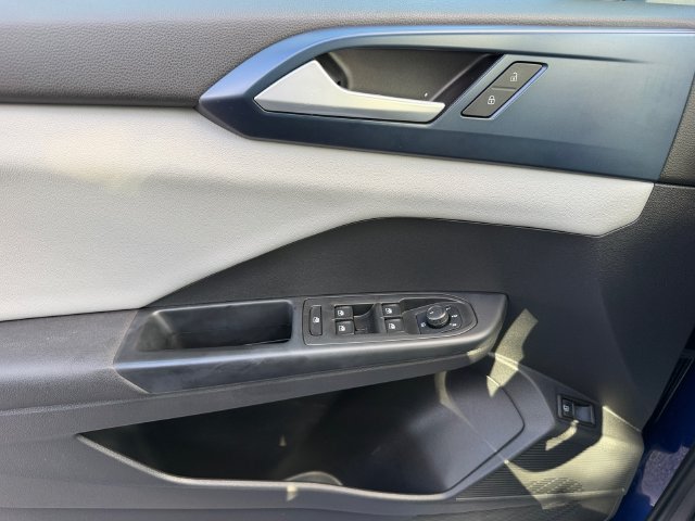 Used 2022 Volkswagen Taos SE FWD image 30
