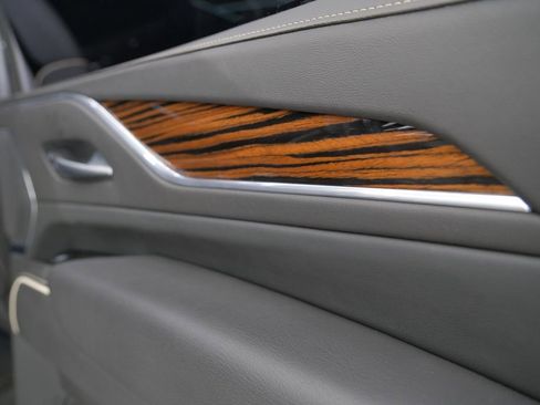 Used 2024 Cadillac Escalade ESV Premium Luxury image 39