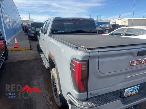 Used 2024 GMC Sierra 2500 AT4 AWD/4WD image 14