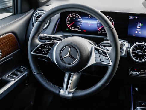 New 2026 Mercedes-Benz GLB 250 image 13
