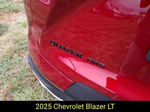 New 2025 Chevrolet Blazer LT w/ Convenience Package image 10