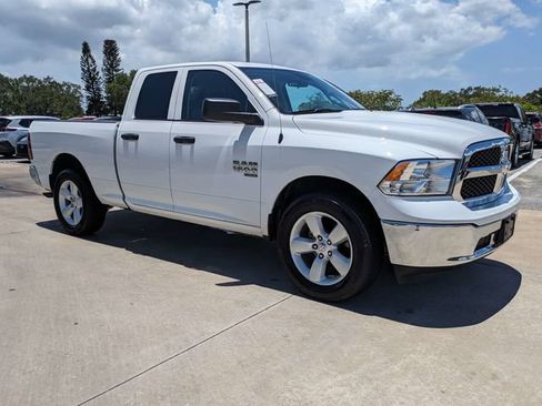 Used 2024 RAM 1500 Classic SLT AWD/4WD image 2