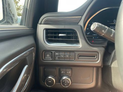 Used 2024 GMC Yukon XL SLT RWD image 12
