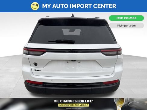 Used 2023 Jeep Grand Cherokee Altitude image 6