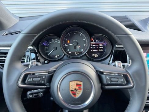 Used 2026 Porsche Macan AWD/4WD image 18