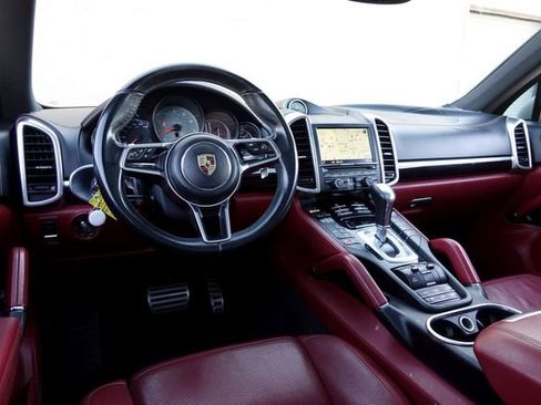 Used 2016 Porsche Cayenne S w/ Premium Plus Package image 34
