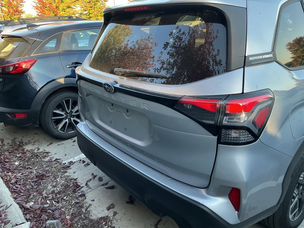 Used 2025 Subaru Forester Premium AWD/4WD image 7