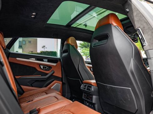 Used 2024 Lamborghini Urus S image 32