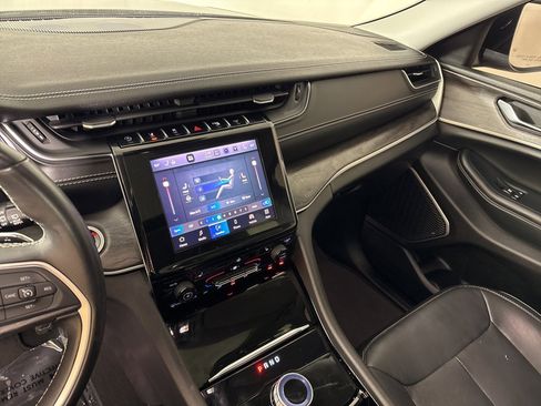 Used 2022 Jeep Grand Cherokee Limited w/ Trailer Tow Prep Group (B) image 23