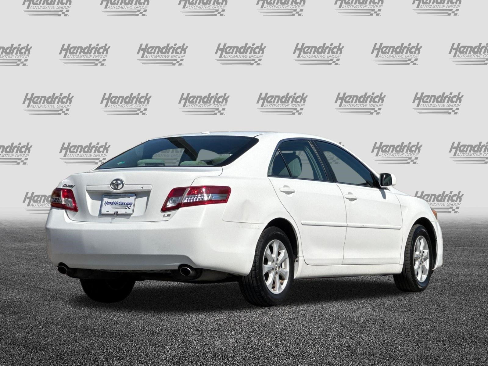 Used 2010 Toyota Camry LE FWD image 5
