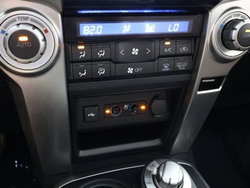 Used 2022 Toyota 4Runner Limited AWD/4WD image 34