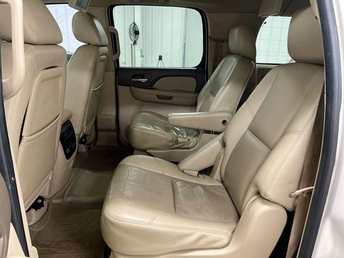 Used 2011 Chevrolet Suburban LTZ AWD/4WD image 23