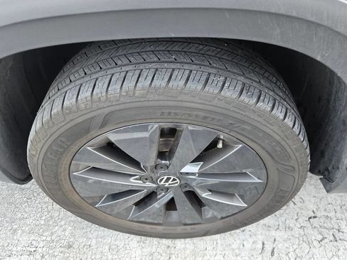 Used 2024 Volkswagen Taos S FWD image 5