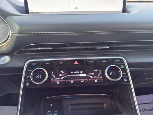 Used 2024 Genesis GV80 2.5T image 15