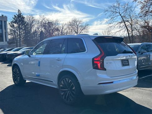 New 2026 Volvo XC90 B6 Plus w/ Protection Package Premier image 4