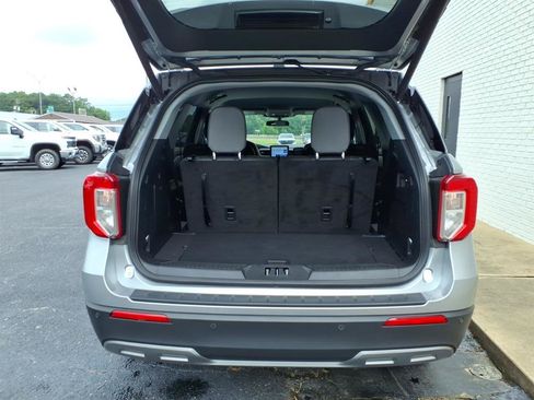 Used 2024 Ford Explorer XLT w/ Equipment Group 202A AWD/4WD image 5