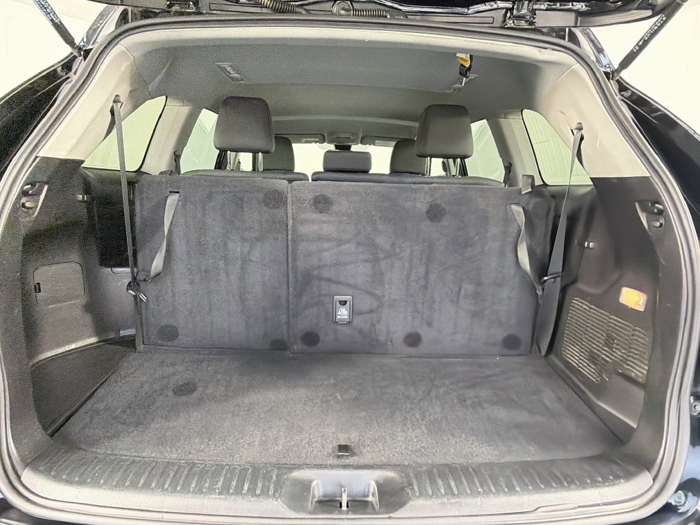 Used 2018 Toyota Highlander LE FWD image 25