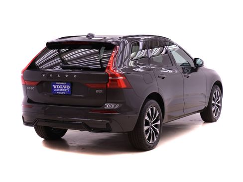 Certified 2024 Volvo XC60 B5 Plus image 4